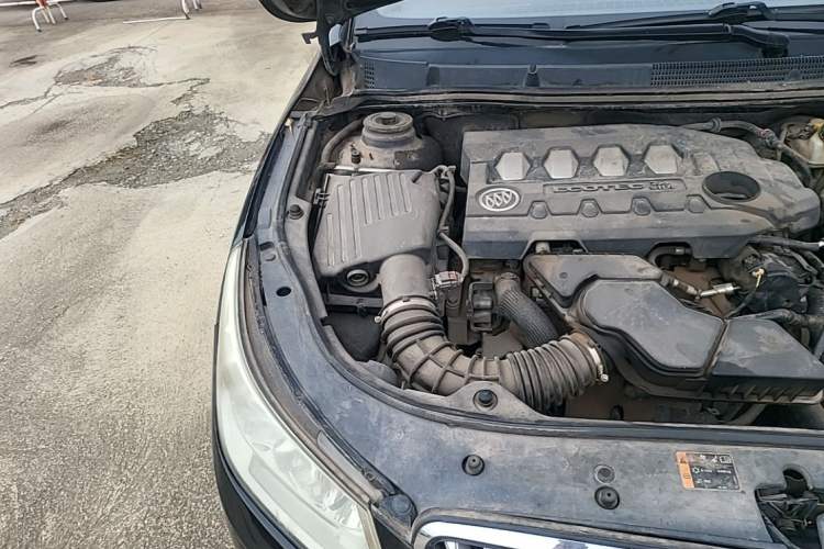 Used Buick LaCrosse 2012 2.4L SIDI Comfort Edition Engine Bay Right