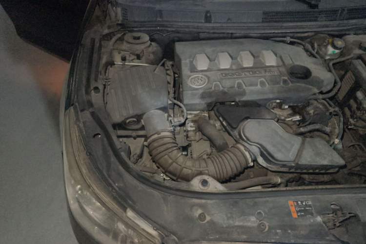 Used Buick LaCrosse 2012 2.4L SIDI Luxury Edition Engine Bay Right