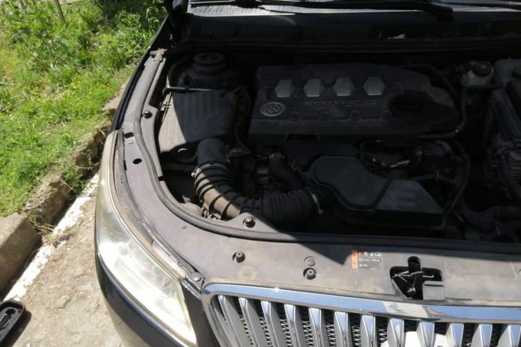 Used Buick LaCrosse 2012 2.4L SIDI Elegant Edition Engine Bay Right