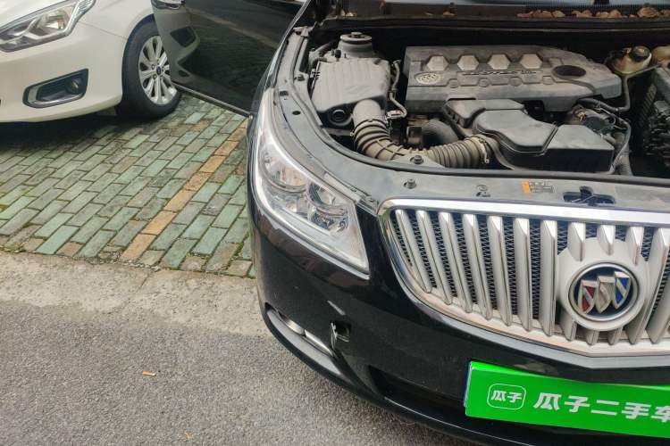 Used Buick LaCrosse 2012 2.4L SIDI Comfort Edition Engine Bay Right