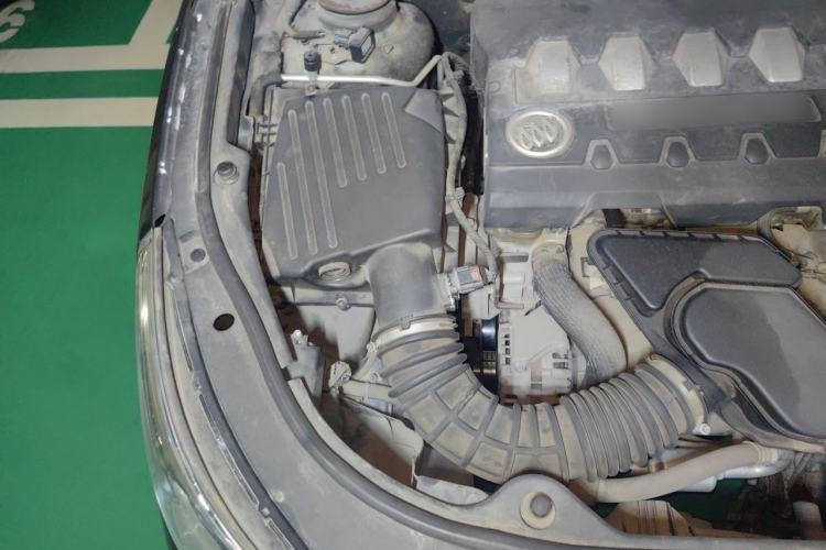 Used Buick LaCrosse 2012 2.4L SIDI Luxury Edition Engine Bay Right