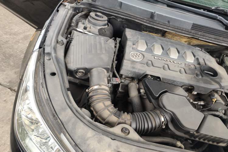 Used Buick LaCrosse 2012 2.4L SIDI Elegant Edition Engine Bay Right