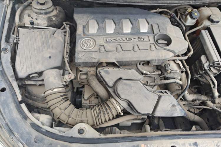 Used Buick LaCrosse 2012 2.4L SIDI Elegant Edition Engine Bay Right
