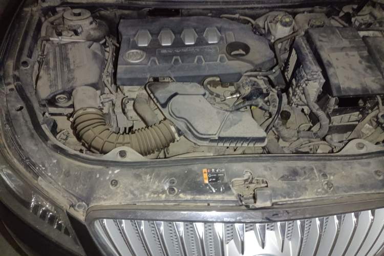 Used Buick LaCrosse 2012 2.4L SIDI Luxury Edition Engine Bay Right