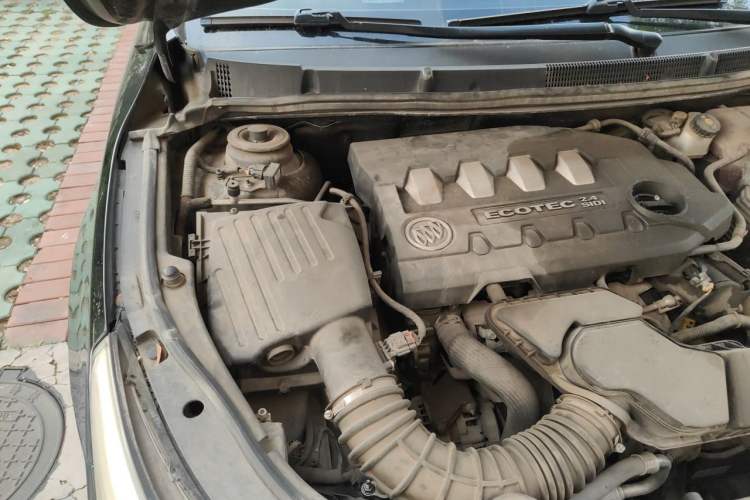 Used Buick LaCrosse 2012 2.4L SIDI Luxury Edition Engine Bay Right