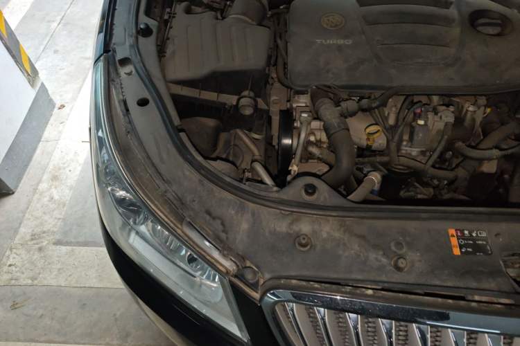 Used Buick LaCrosse 2012 2.0T Comfort Edition Engine Bay Right