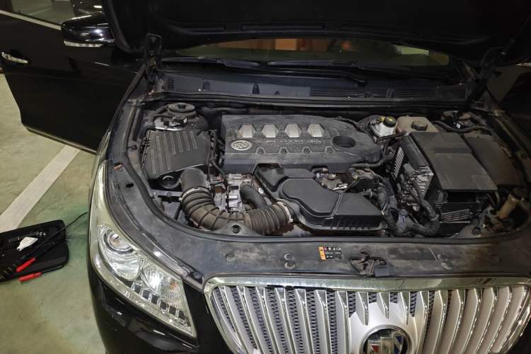 Used Buick LaCrosse 2012 2.4L SIDI Luxury Edition Engine Bay Right