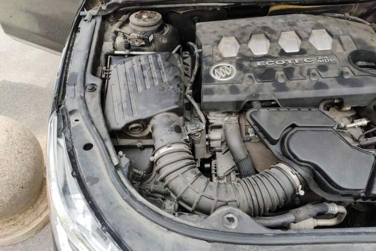Used Buick LaCrosse 2012 2.4L SIDI Luxury Edition Engine Bay Right