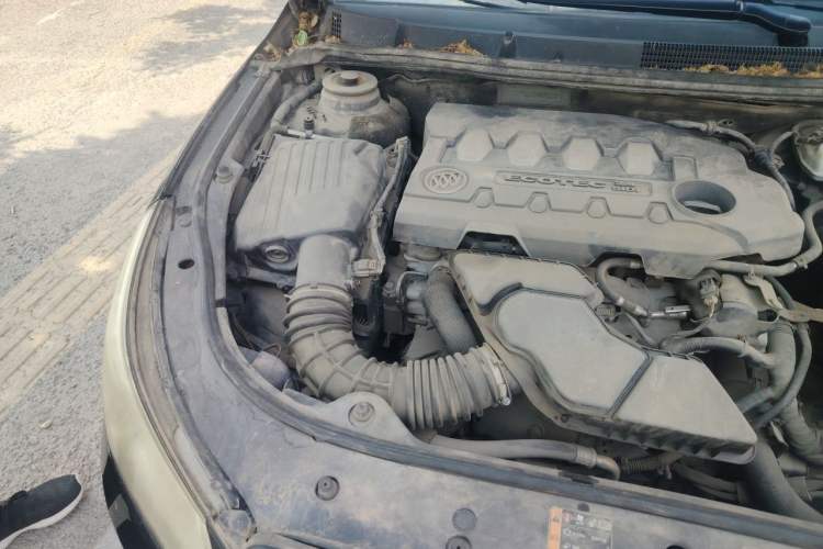 Used Buick LaCrosse 2012 2.4L SIDI Comfort Edition Engine Bay Right