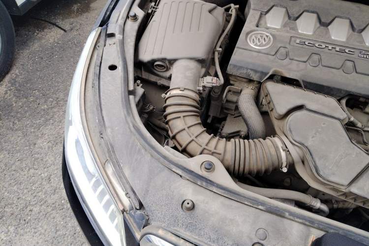 Used Buick LaCrosse 2012 2.4L SIDI Luxury Edition Engine Bay Right