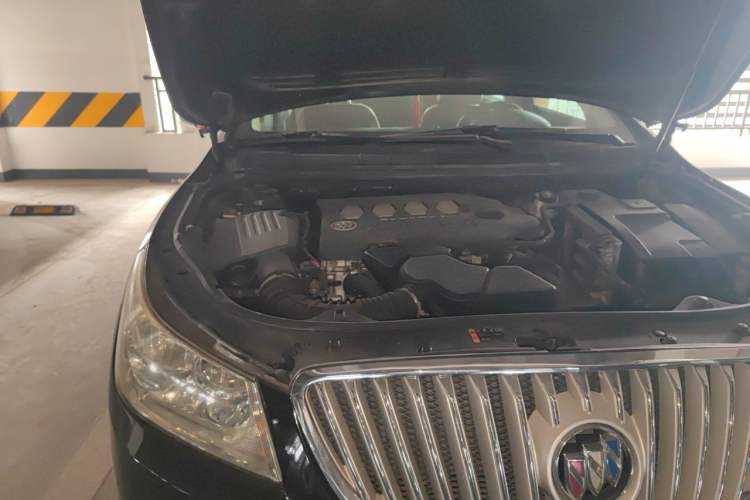 Used Buick LaCrosse 2012 2.4L SIDI Elegant Edition Engine Bay Right