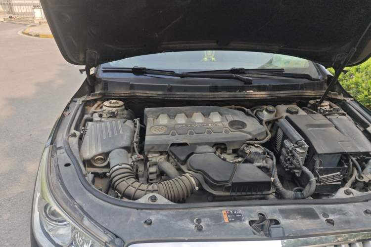 Used Buick LaCrosse 2012 2.4L SIDI Luxury Edition Engine Bay Right