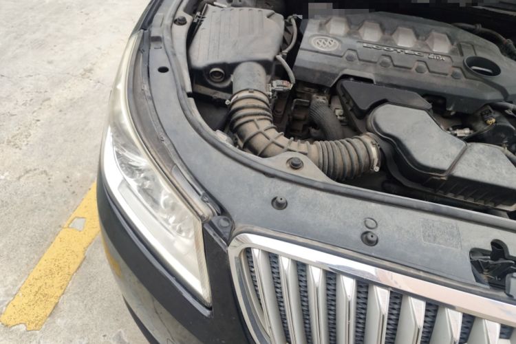 Used Buick LaCrosse 2012 2.4L SIDI Elegant Edition Engine Bay Right