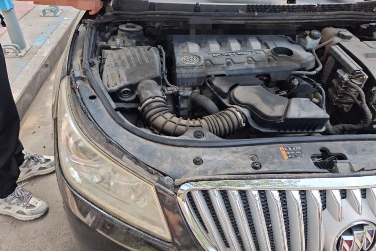 Used Buick LaCrosse 2012 2.4L SIDI Comfort Edition Engine Bay Right
