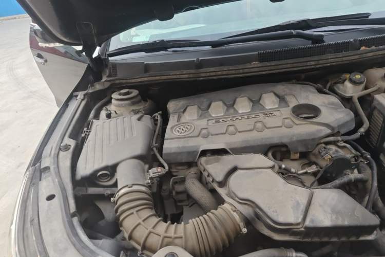 Used Buick LaCrosse 2012 2.4L SIDI Elegant Edition Engine Bay Right