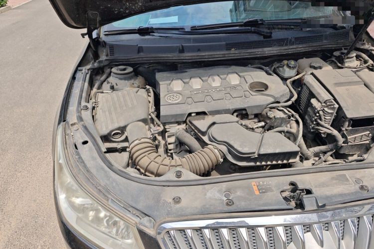 Used Buick LaCrosse 2012 2.4L SIDI Elegant Edition Engine Bay Right