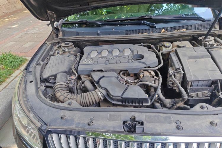 Used Buick LaCrosse 2012 2.4L SIDI Luxury Edition Engine Bay Right