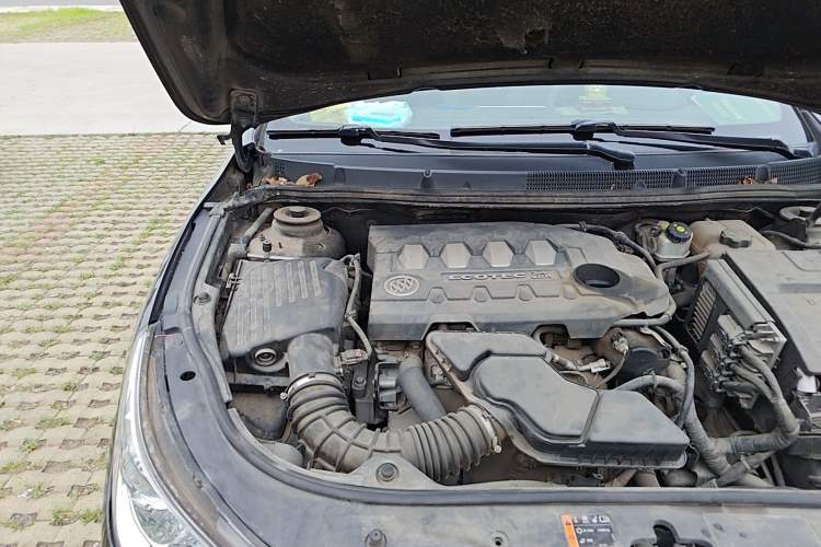 Used Buick LaCrosse 2012 eAssist 2.4L Elegance Edition Engine Bay Right