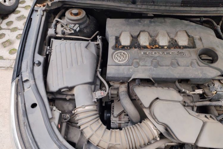 Used Buick LaCrosse 2012 2.4L SIDI Luxury Edition Engine Bay Right