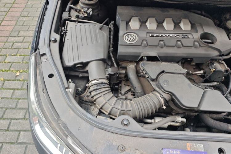 Used Buick LaCrosse 2012 2.4L SIDI Luxury Edition Engine Bay Right