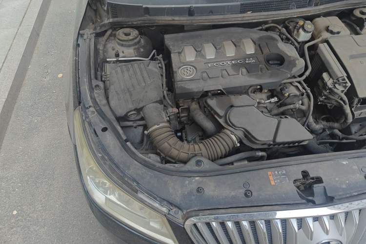Used Buick LaCrosse 2012 2.4L SIDI Elegant Edition Engine Bay Right