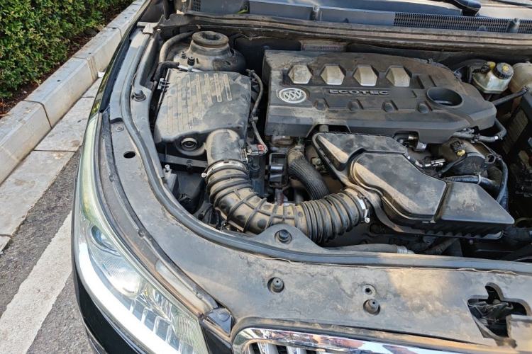 Used Buick LaCrosse 2012 eAssist 2.4L Luxury Edition Engine Bay Right