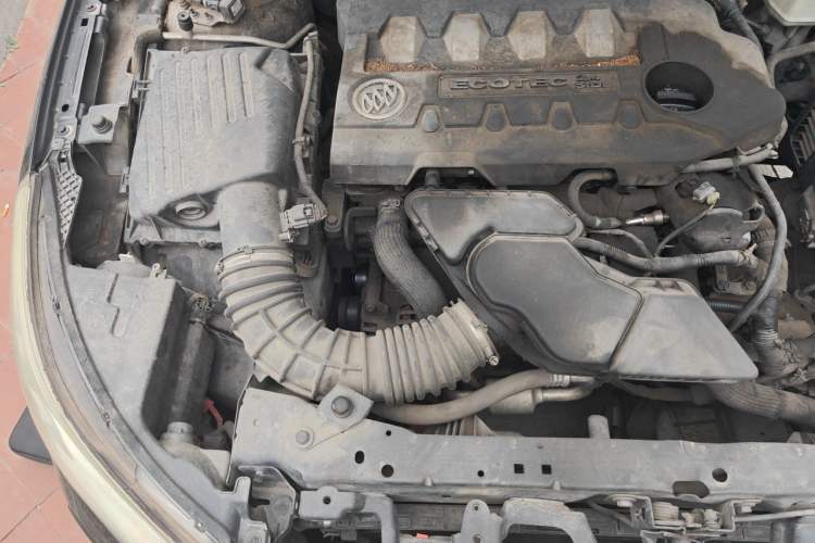 Used Buick LaCrosse 2012 2.4L SIDI Luxury Edition Engine Bay Right
