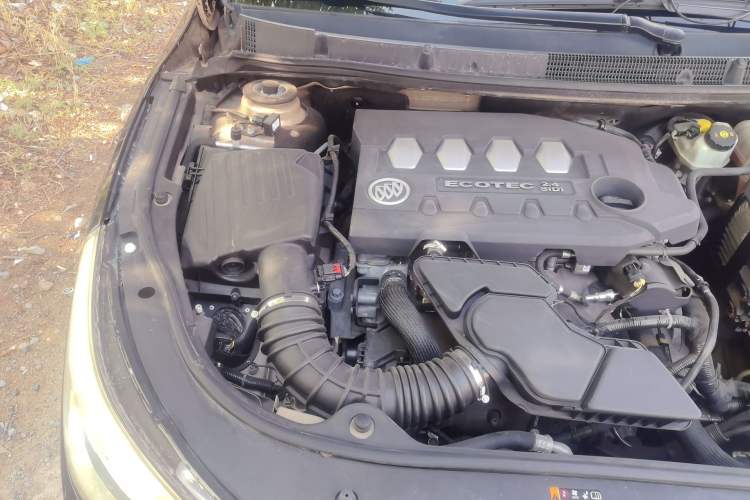 Used Buick LaCrosse 2012 2.4L SIDI Luxury Edition Engine Bay Right