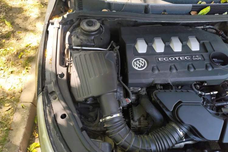 Used Buick LaCrosse 2012 2.4L SIDI Elegant Edition Engine Bay Right