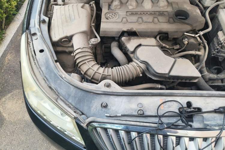 Used Buick LaCrosse 2012 2.4L SIDI Elegant Edition Engine Bay Right