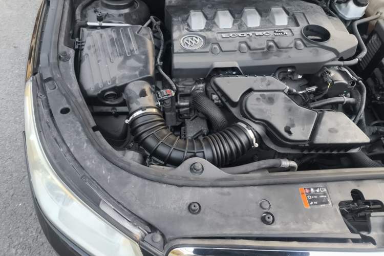 Used Buick LaCrosse 2012 2.4L SIDI Elegant Edition Engine Bay Right