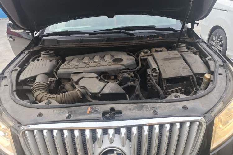 Used Buick LaCrosse 2012 2.4L SIDI Elegant Edition Engine Bay