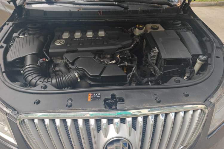 Used Buick LaCrosse 2012 2.4L SIDI Elegant Edition Engine Bay