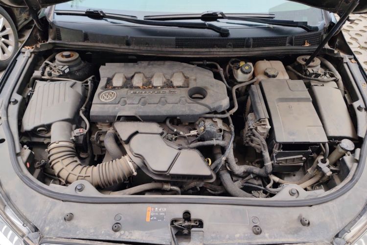 Used Buick LaCrosse 2012 2.4L SIDI Luxury Edition Engine Bay