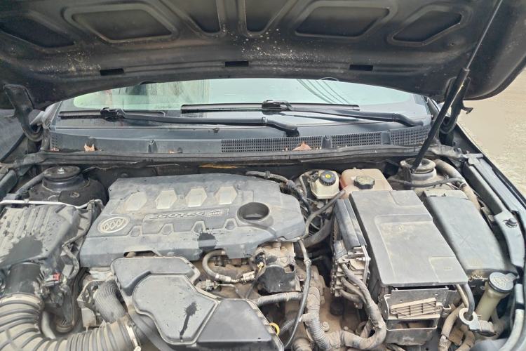 Used Buick LaCrosse 2012 2.4L SIDI Elegant Edition Engine Bay