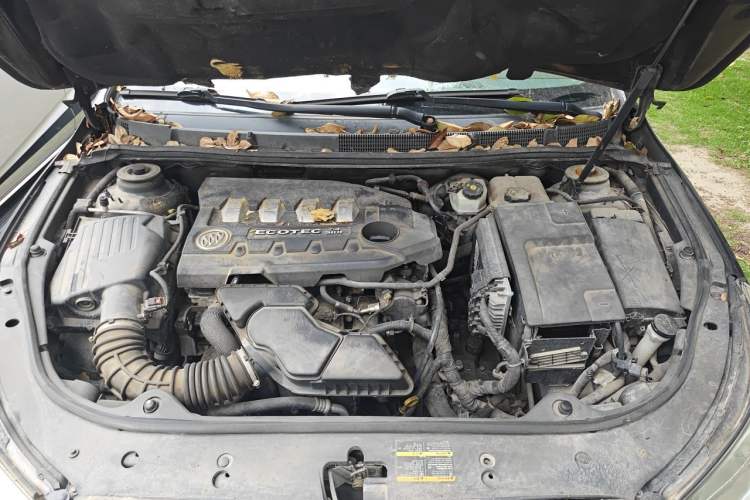 Used Buick LaCrosse 2012 2.4L SIDI Elegant Edition Engine Bay