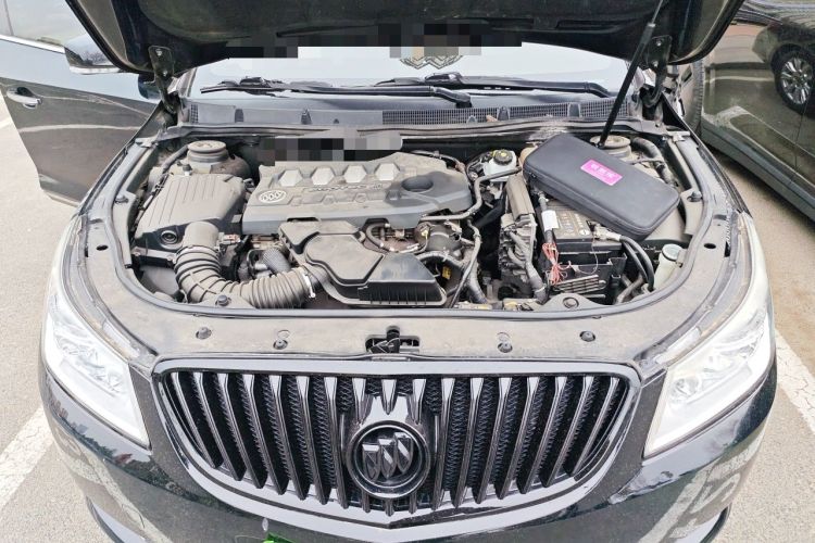 Used Buick LaCrosse 2012 2.4L SIDI Elegant Edition Engine Bay