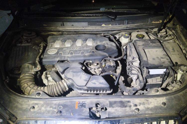 Used Buick LaCrosse 2012 2.4L SIDI Luxury Edition Engine Bay
