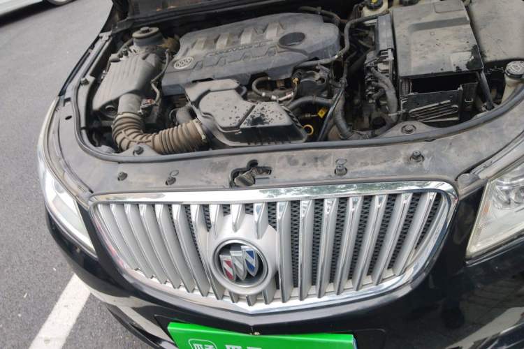 Used Buick LaCrosse 2012 2.4L SIDI Elegant Edition Engine Bay