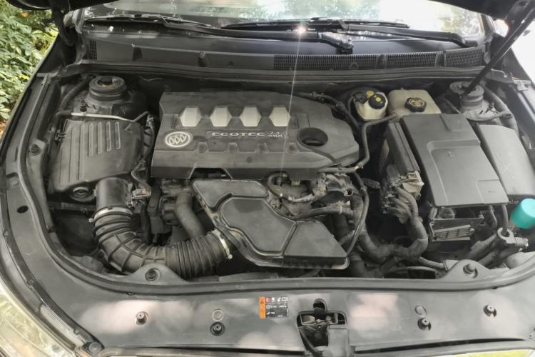 Used Buick LaCrosse 2012 2.4L SIDI Elegant Edition Engine Bay