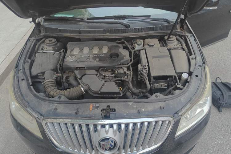 Used Buick LaCrosse 2012 2.4L SIDI Elegant Edition Engine Bay