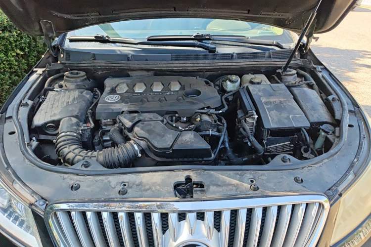 Used Buick LaCrosse 2012 eAssist 2.4L Luxury Edition Engine Bay