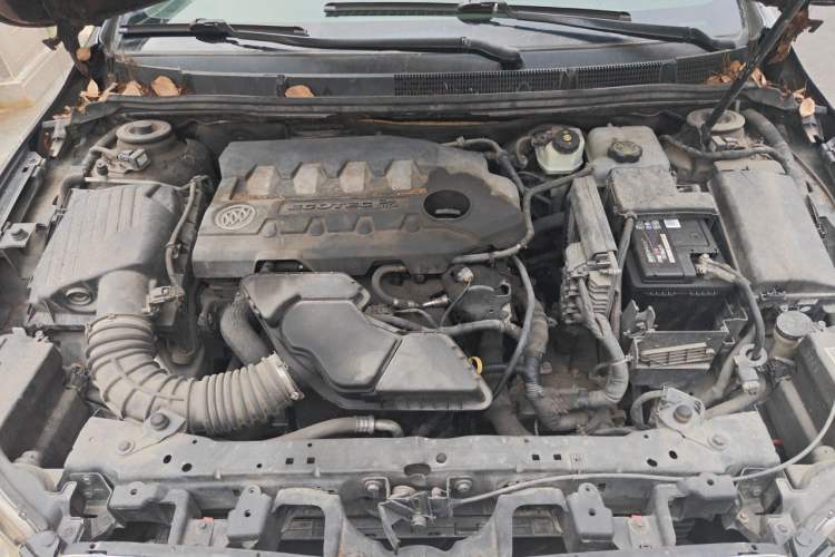 Used Buick LaCrosse 2012 2.4L SIDI Luxury Edition Engine Bay