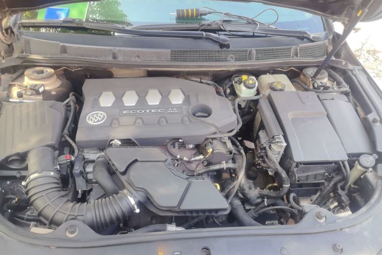 Used Buick LaCrosse 2012 2.4L SIDI Luxury Edition Engine Bay