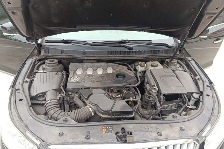 Used Buick LaCrosse 2012 2.4L SIDI Luxury Edition Engine Bay