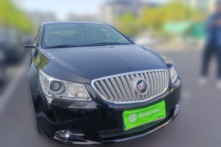 Used Buick LaCrosse 2012 2.4L SIDI Luxury Edition Front Right 45 Deg