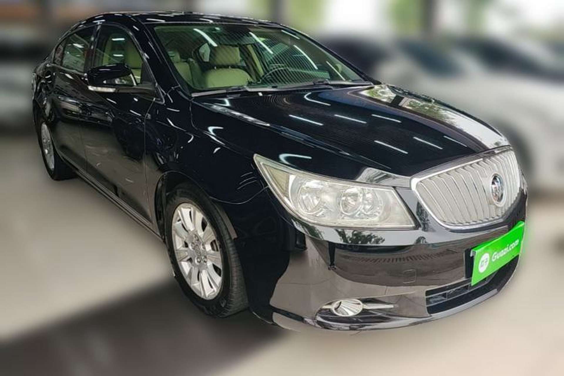 Used Buick LaCrosse 2012 2.4L SIDI Elegant Edition Front Right 45 Deg