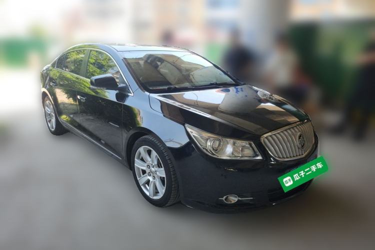 Used Buick LaCrosse 2012 2.4L SIDI Luxury Edition Front Right 45 Deg