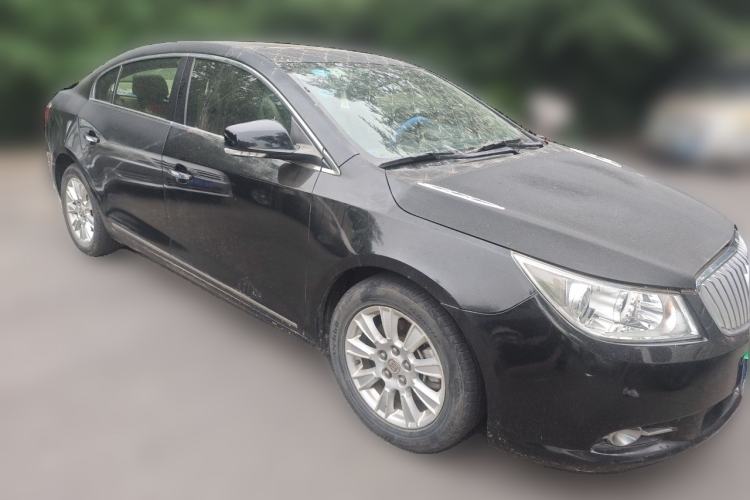 Used Buick LaCrosse 2012 2.4L SIDI Elegant Edition Front Right 45 Deg