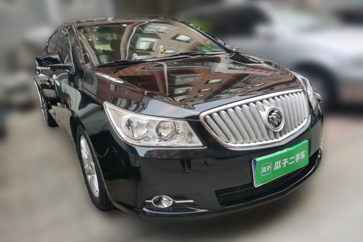 Used Buick LaCrosse 2012 2.4L SIDI Elegant Edition Front Right 45 Deg